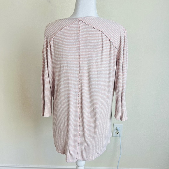 Market & Spruce Pink Marble Striped V-Neck Loose Fit Long Sleeve Tee Blouse - Picture 2 of 8